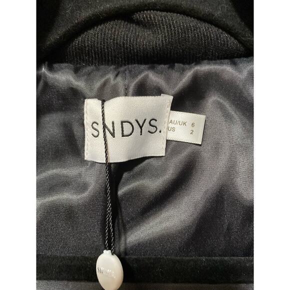 NWT Sndy corduroy puffer jacket Sz2 black two pockets in front warm comf… - Picture 4 of 6